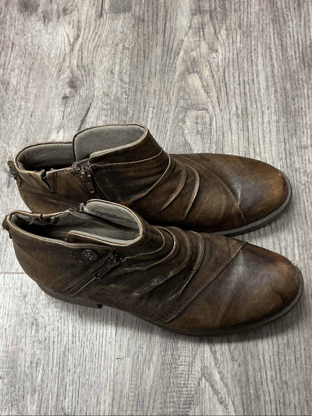 Earth Brown Leather Chukka Boots with Side Zipper